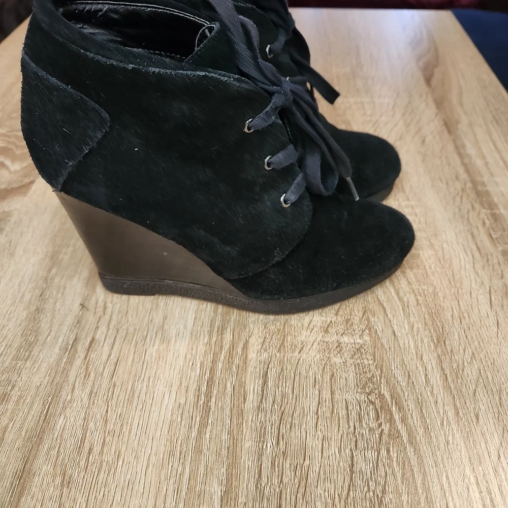 Tesori Black Wedge Marissa Booties Size 6.5
